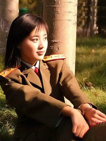 Как выглядит девушка-солдат в разных странах мира. Women_mil_07