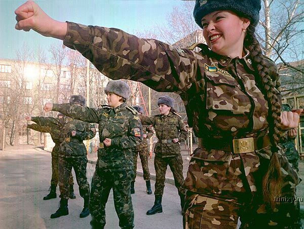 Как выглядит девушка-солдат в разных странах мира. Women_mil_38