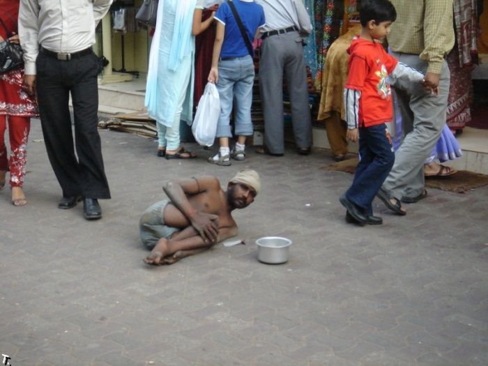 http://de.trinixy.ru/pics4/20090828/crippled_beggars_15.jpg