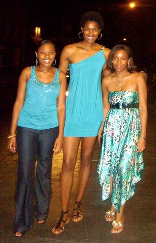 Очень длинные девушки (50 фото) Высокие стройные девушки - это ок