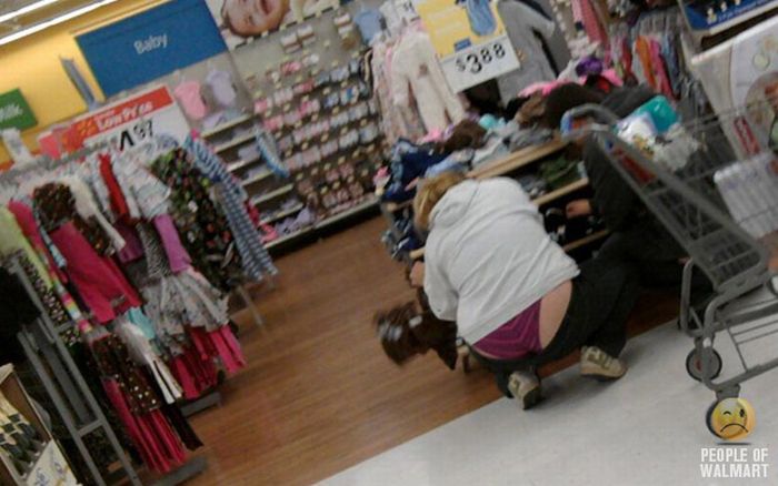 what_you_can_see_in_walmart_part_07.jpg